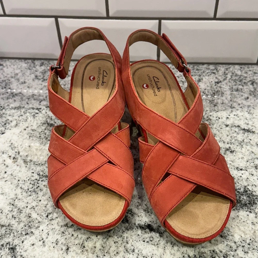 Clarks Unstructured Coral Dusty Red Suede Wedge Sandals Women's 8‎ Cork Sole